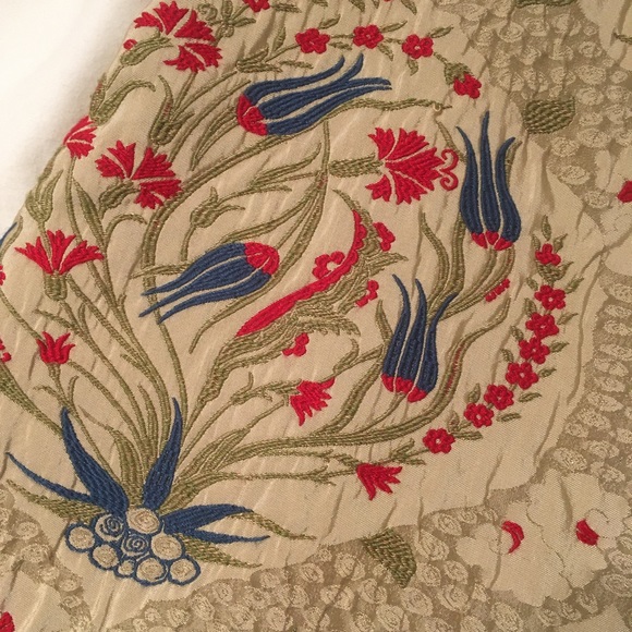 Suzani embroidered coat by designer Atil Kutoglu - Picture 2 of 3